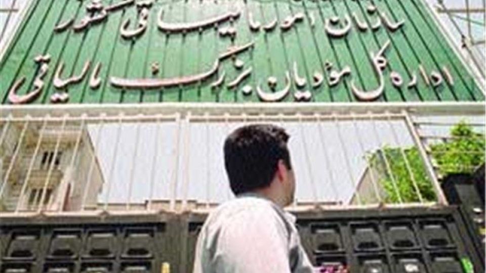 رییس خانه اقتصاد ایران در گفتگو با الف: مالیات در کشور صرف هزینه جاری دولت ها می شود!