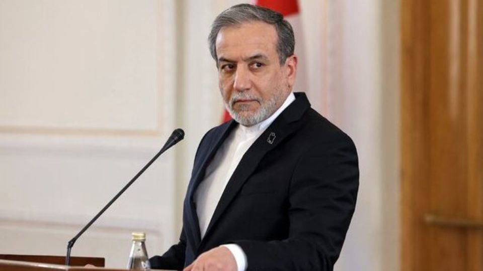 عراقچی: ایران از هیچ‌یک از حقوق ملت خود عقب‌نشینی نخواهد کرد