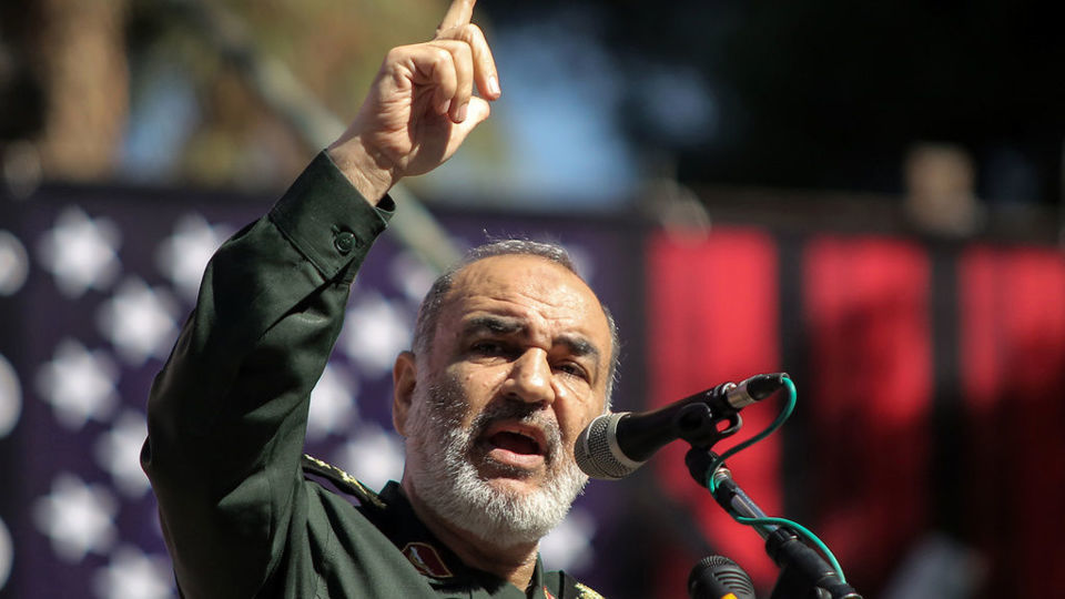 فرمانده کل سپاه، پاسخ گنده‌گویی‌های ترامپ را داد/ سردار سلامی: خود را برای نبردهای بزرگ آماده کرده‌ایم