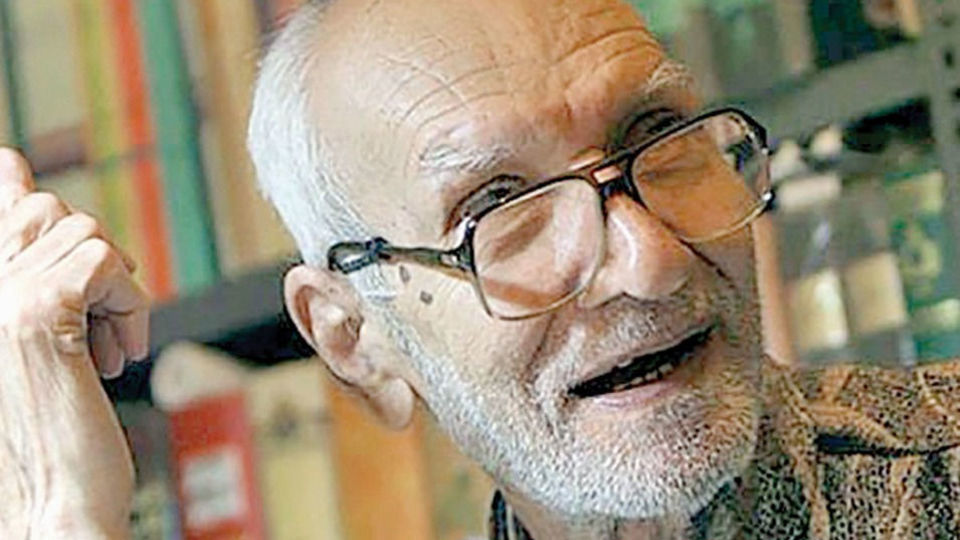 زندگی عجیب پدر ادبیات کودک و نوجوان ایران با اجداد زرتشتی؛ از مدرسه نرفتن تا گرفتن جایزه یونسکو