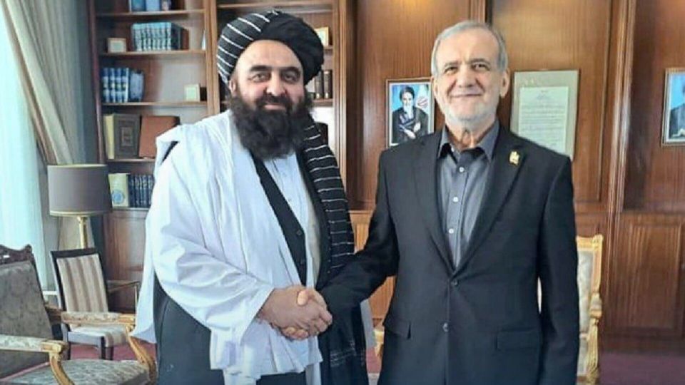دیدار وزیر خارجه طالبان با رئیس‌جمهور/ درخواست مهم از پزشکیان درباره مهاجرین افغانستانی حاضر در ایران