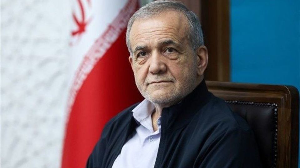 پزشکیان: تا ۸ ماه پیش کسی تحویلم نمی‌گرفت اما الان رئیس‌جمهور هستم/ این‌طور نیست که اگر نخواهند با ما مذاکره کنند از گرسنگی بمیریم