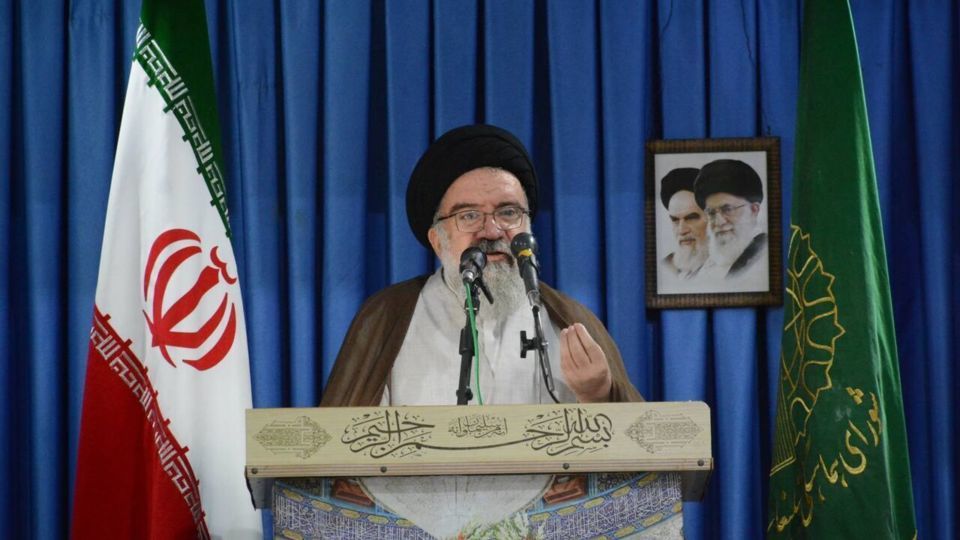 آیت‌الله خاتمی: بمب اتم نمی خواهیم ولی غنی سازی می کنیم