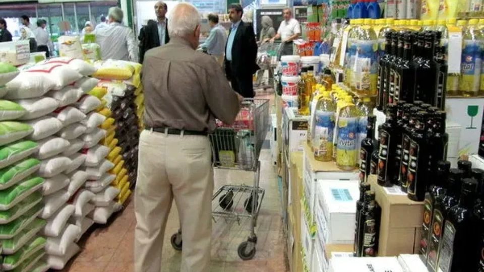 کسی نیست ترمز افزایش قیمت در بازار لبنیات را بکشد؟ جدول قیمت کالاهای اساسی