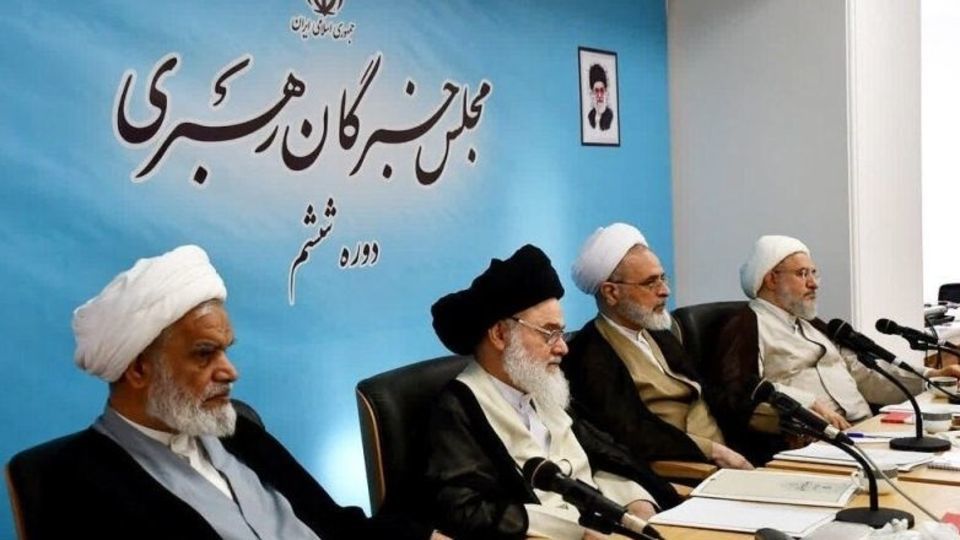 گلایه شدید مراجع و علما از وضع معیشت مردم و مشکلات فرهنگی