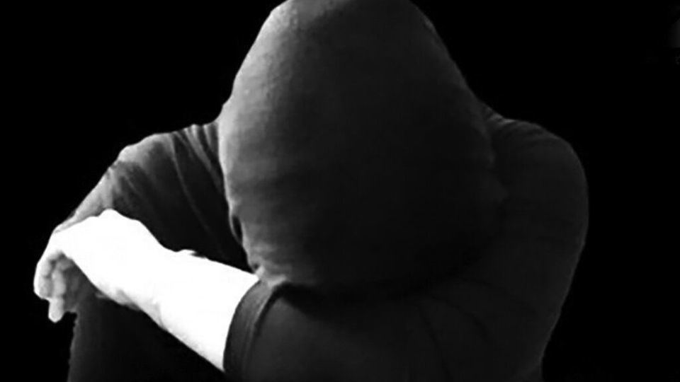 بی‌آبرو شدن زنی که یک عمر با آبرو زندگی کرده بود | دخترانم دانشجوی پزشکی و مهندسی هستند