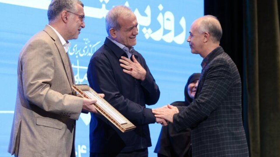 پزشکیان: رقم اضافه‌کار پرستاران، اصلاً قابل قبول نیست