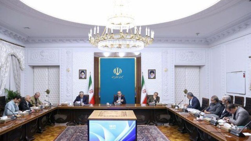 فرصت یک هفته‌ای پزشکیان به دانشگاه‌های پیام نور و فرهنگیان