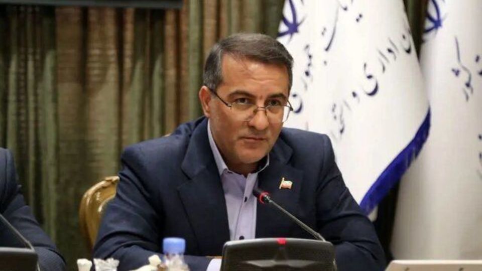 صبحانه خوردن در ادارات ممنوع/ بدرفتاری کارمندان را گزارش کنید