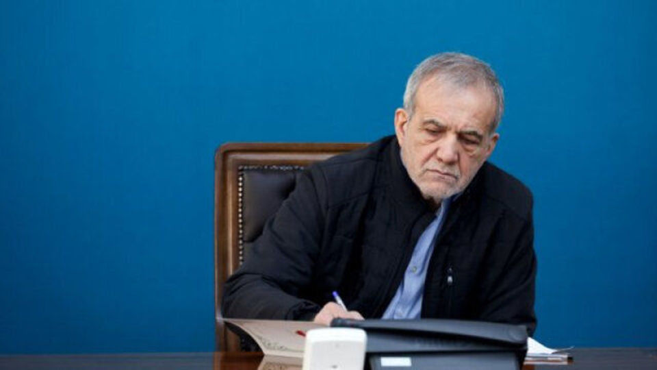 در پی درگذشت چهار پاکبان در حادثه تصادف؛ پزشکیان درگذشت چهار پاکبان شهرداری را تسلیت گفت