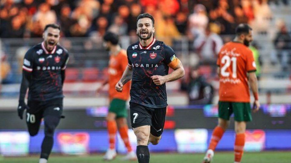 صدر جدول قرمز شد/ توقف بدموقع تراکتور مقابل شمس آذر